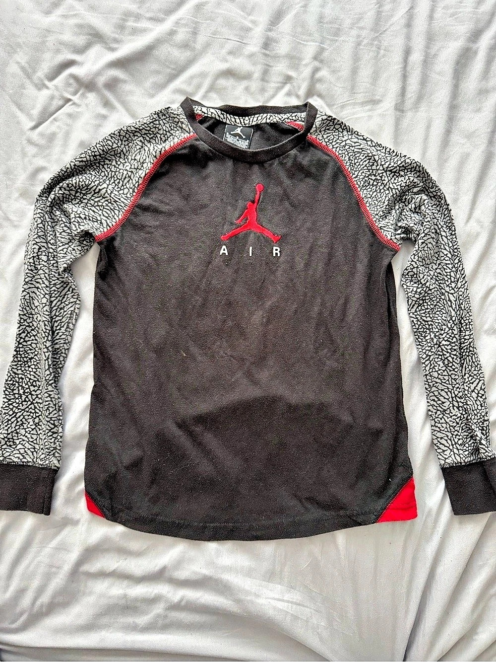 Jordan - Elephant Print Raglan Long Sleeve Shirt Black & Red Boys Medium